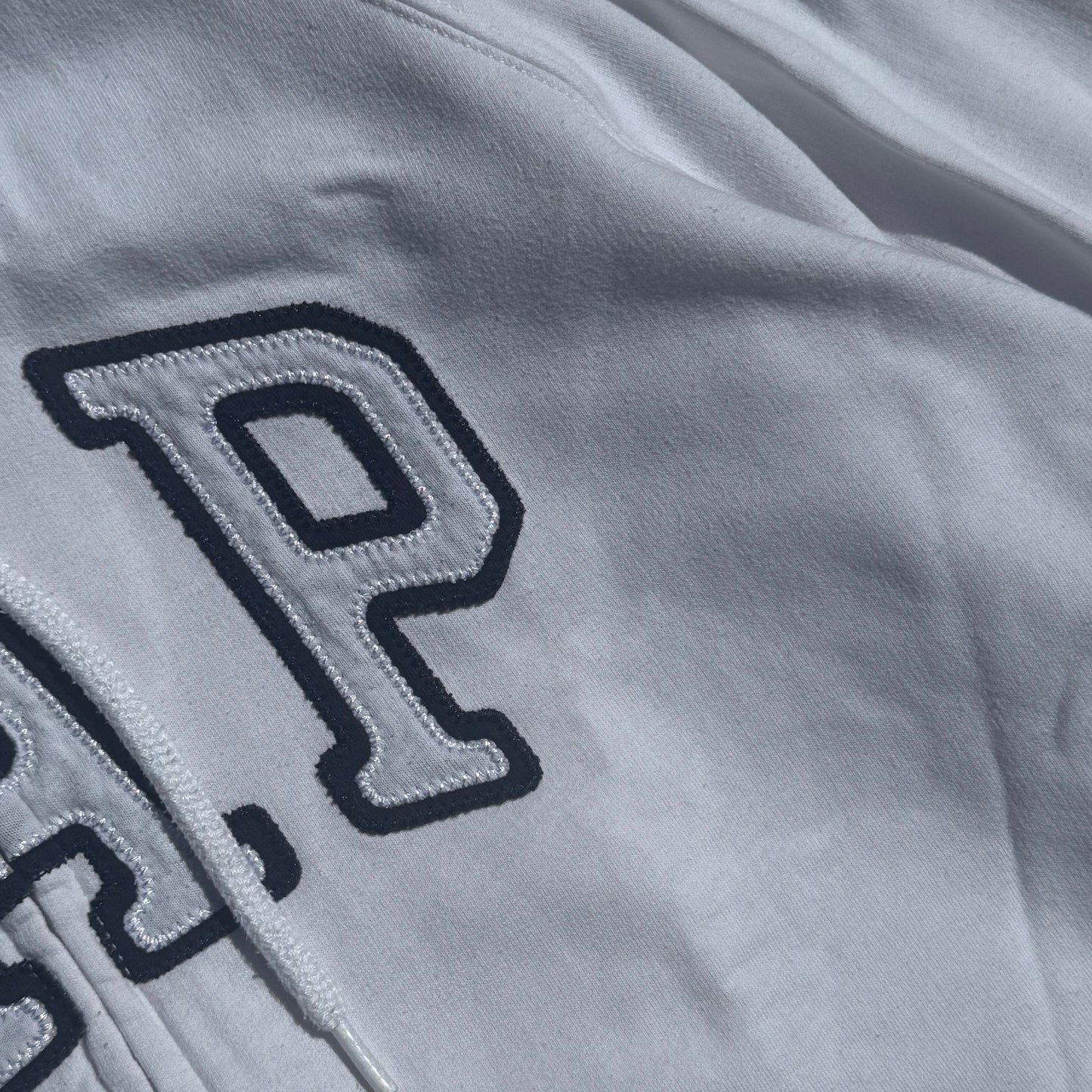 GAP classic white y2k zip-hoodie