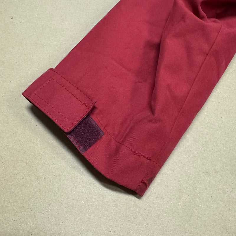 Detailansicht: Sourced limited accessories and clothes Burberry London vintage red authentic jacket – Logo, Nähte oder Material