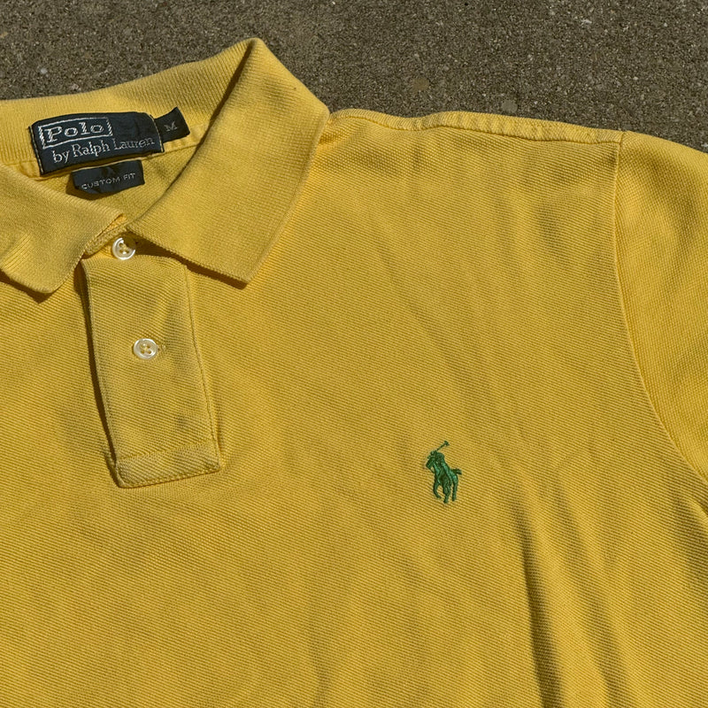 Detailansicht: Sourced limited accessories and clothes Polo Ralph Lauren yellow classic poloshirt – Logo, Nähte oder Material