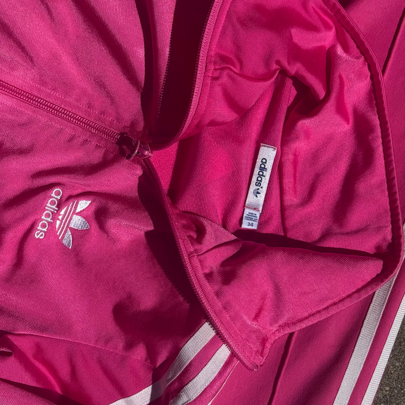 Detailansicht: Sourced limited accessories and clothes Adidas Firebird pink y2k womens track-set – Logo, Nähte oder Material