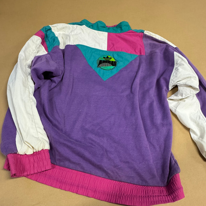 Detailansicht: Sourced limited accessories and clothes Adidas vintage 80s streetwear sweater – Logo, Nähte oder Material