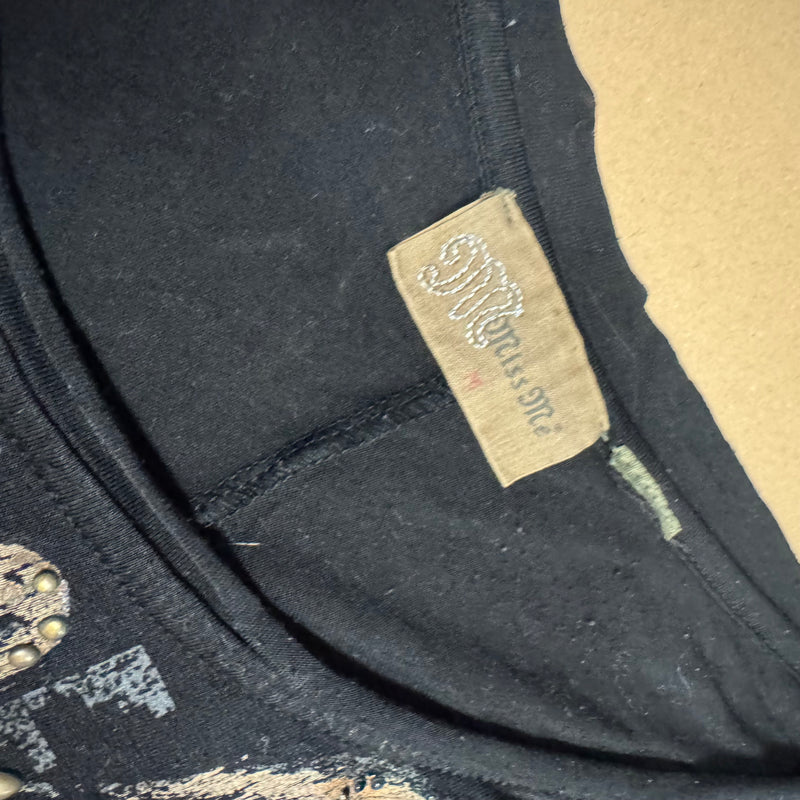 Detailansicht: Sourced limited accessories and clothes Vintage Miss Me black rhinestones top – Logo, Nähte oder Material