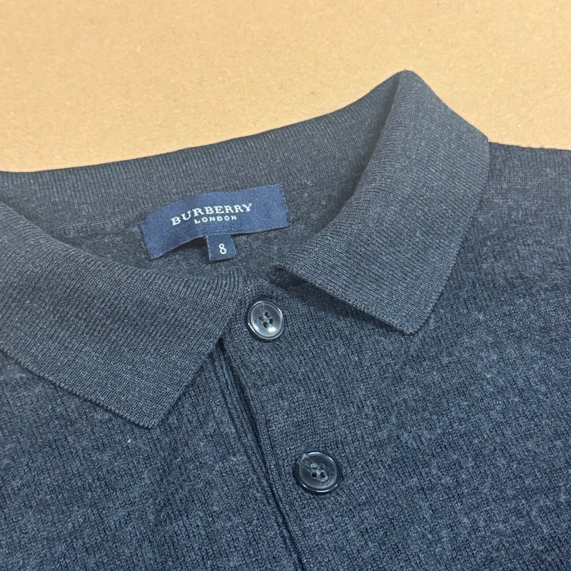 Detailansicht: Sourced limited accessories and clothes Burberry London black on black wool longsleeve – Logo, Nähte oder Material