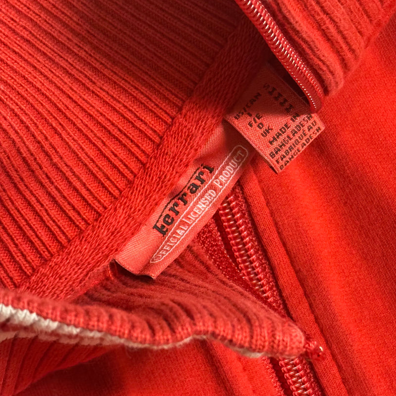 Detailansicht: Sourced limited accessories and clothes Ferrari Scuderia vintage red zip-up – Logo, Nähte oder Material
