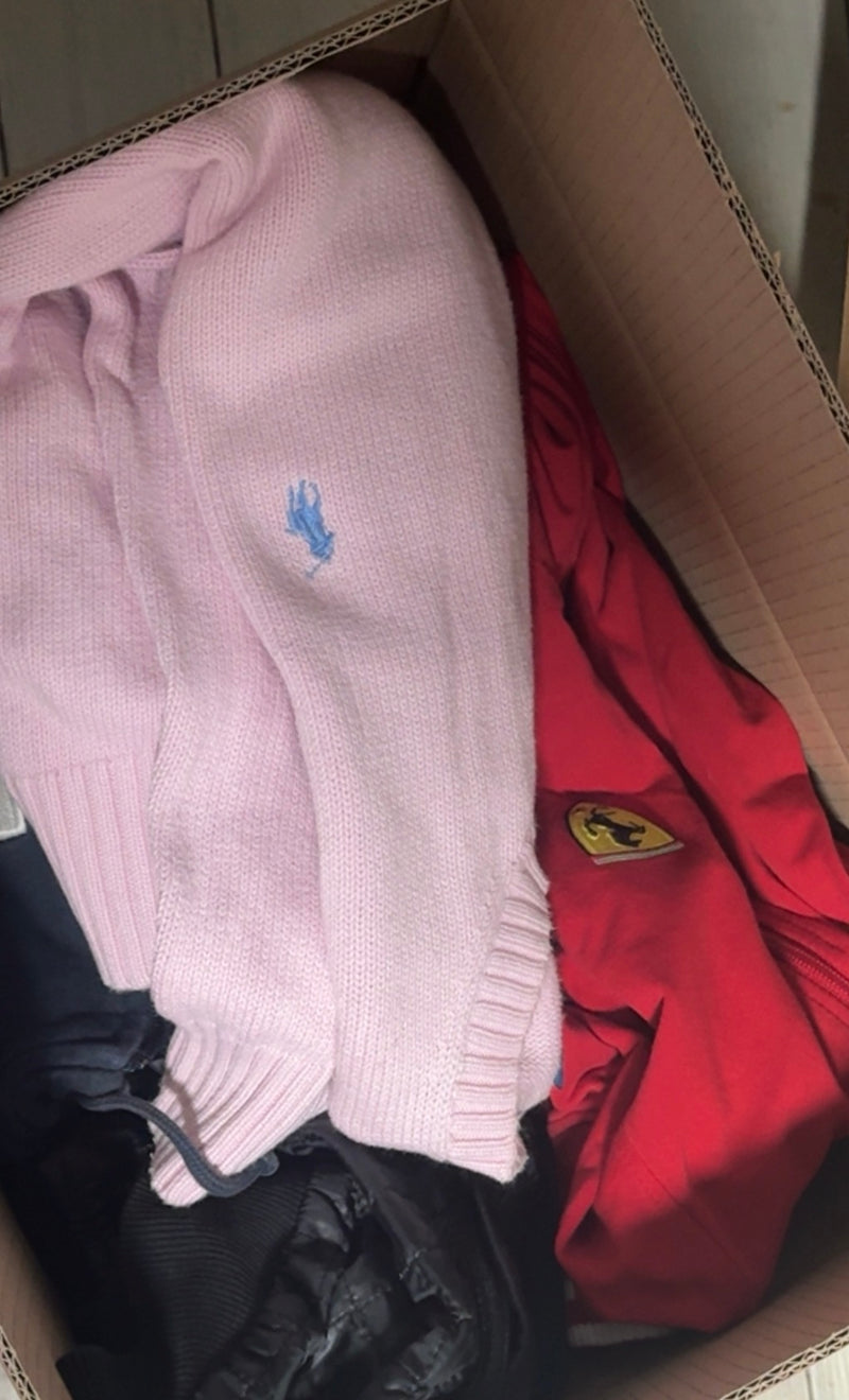 Detailansicht: Sourced limited accessories and clothes Ferrari Scuderia vintage red zip-up – Logo, Nähte oder Material