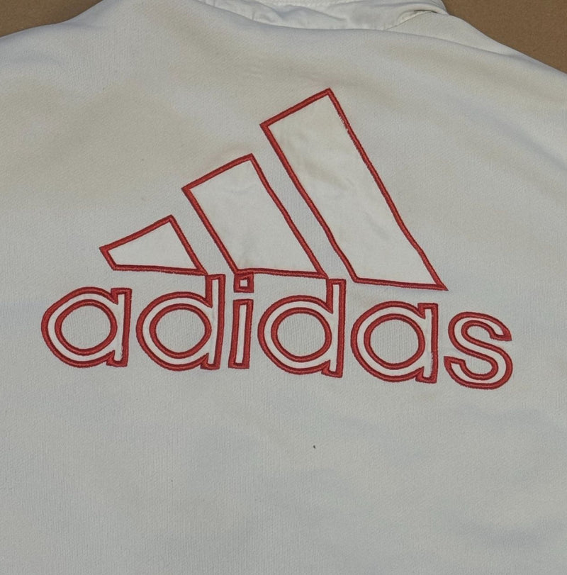 Detailansicht: Sourced limited accessories and clothes Adidas vintage white three stripes track jacket – Logo, Nähte oder Material