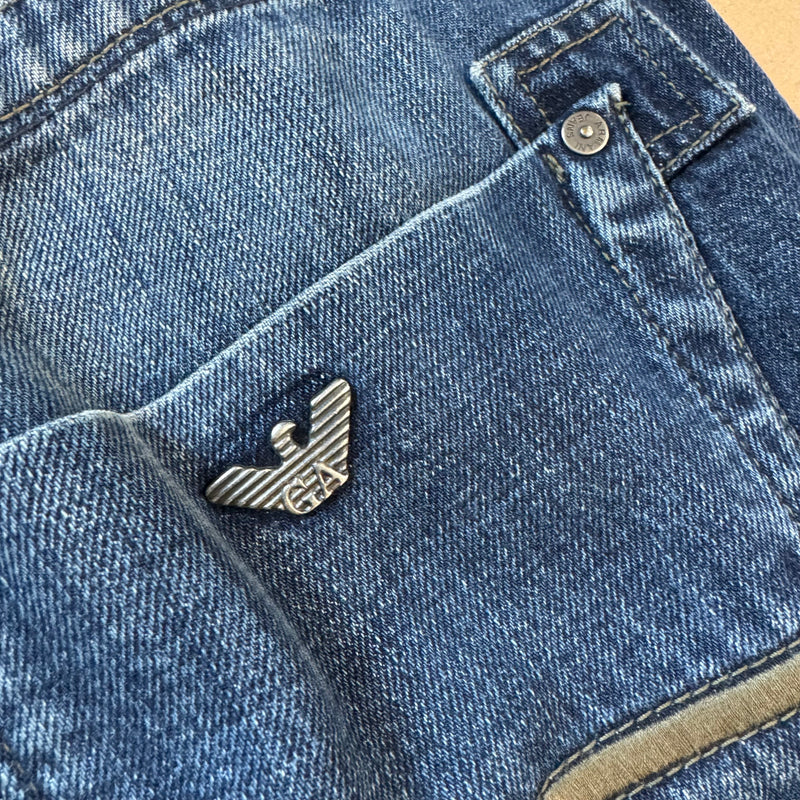 Detailansicht: Sourced limited accessories and clothes Vintage Giorgio Armani straight leg jeans – Logo, Nähte oder Material