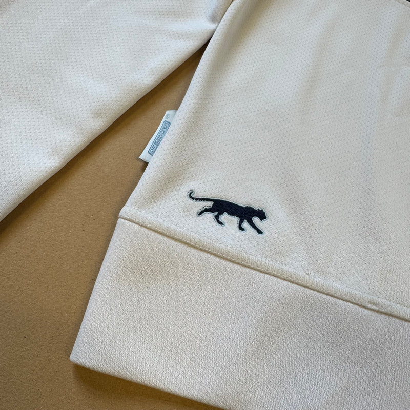 Detailansicht: Sourced limited accessories and clothes Airness streetwear style women’s track jacket – Logo, Nähte oder Material