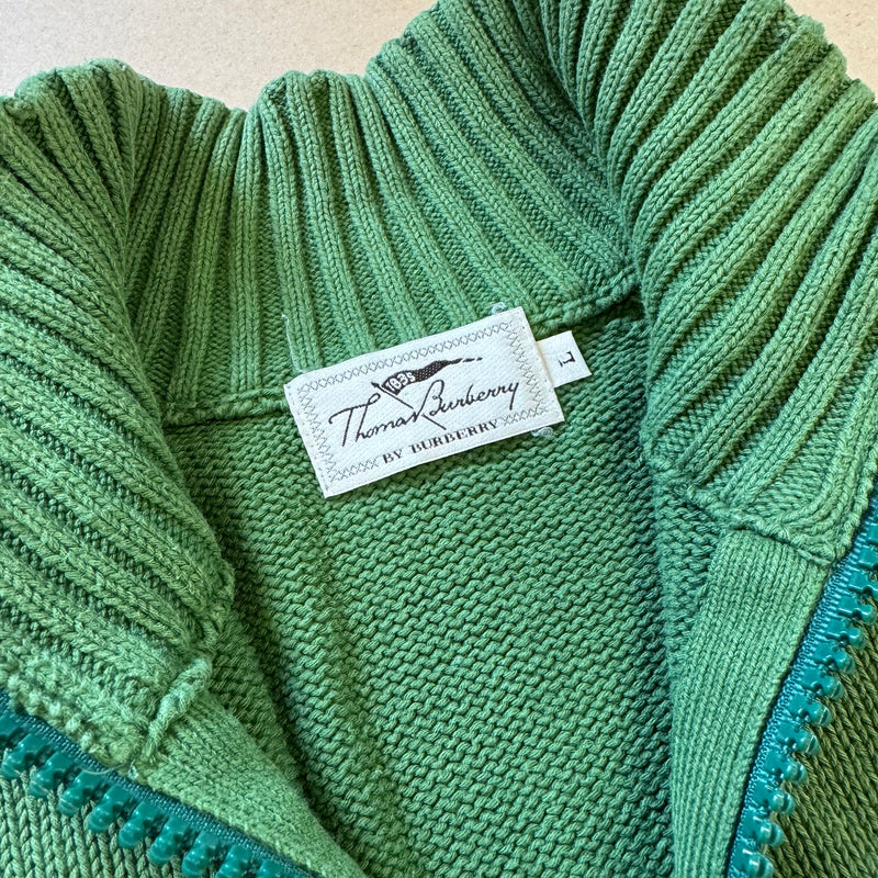Detailansicht: Sourced limited accessories and clothes Thomas Burberry vintage green knitted jacket – Logo, Nähte oder Material