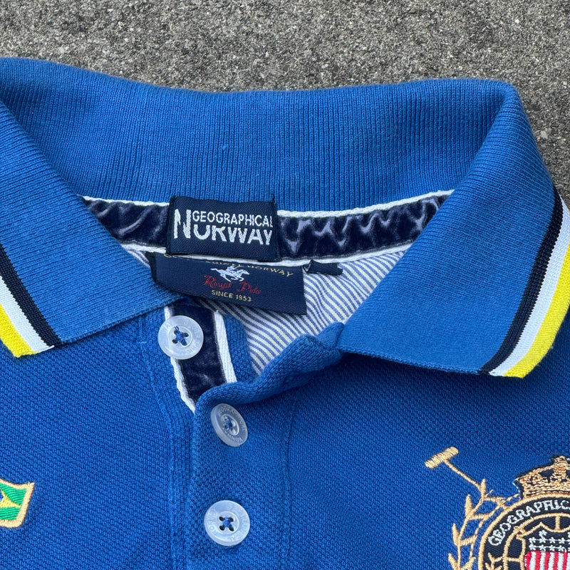 Detailansicht: Sourced limited accessories and clothes Geographical Norway Brasil streetwear polo – Logo, Nähte oder Material