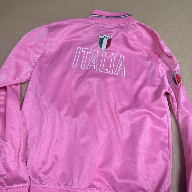 Detailansicht: Sourced limited accessories and clothes Italia pink streetwear style track jacket – Logo, Nähte oder Material