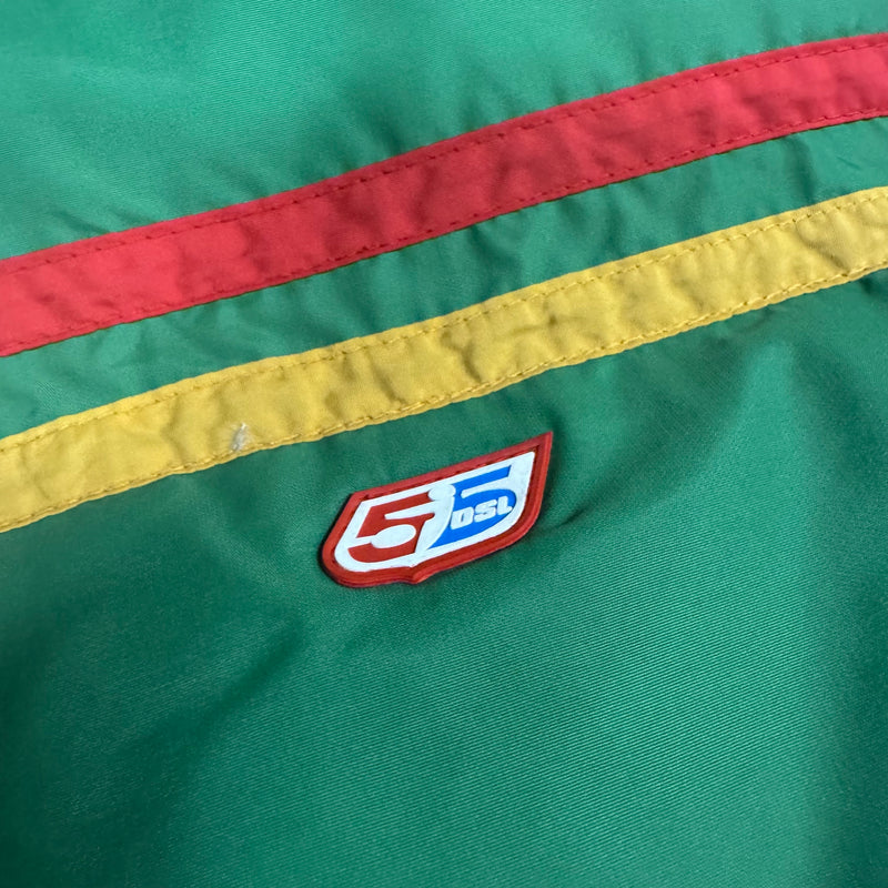 Detailansicht: Sourced limited accessories and clothes DSL 55 Diesel vintage green puffer jacket – Logo, Nähte oder Material