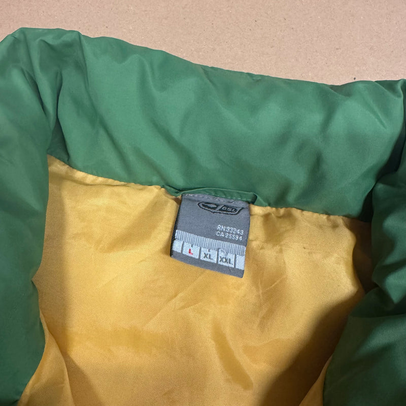 Detailansicht: Sourced limited accessories and clothes DSL 55 Diesel vintage green puffer jacket – Logo, Nähte oder Material