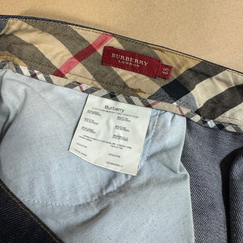 Detailansicht: Sourced limited accessories and clothes Burberry London vintage denim skirt – Logo, Nähte oder Material