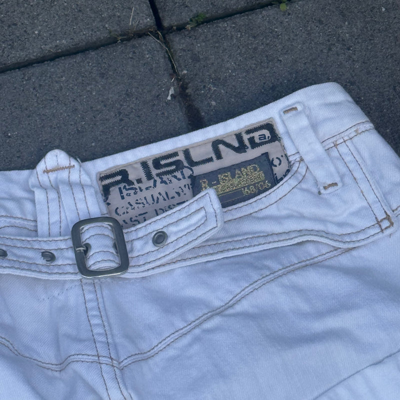 Detailansicht: Sourced limited accessories and clothes River Island white bootcut jeans retro – Logo, Nähte oder Material