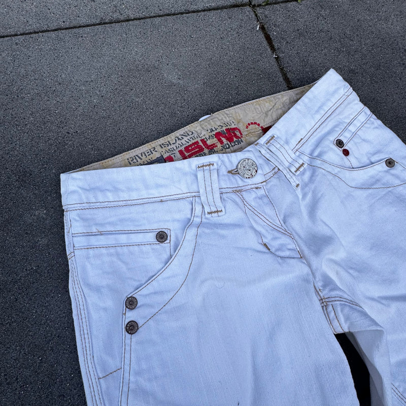 Detailansicht: Sourced limited accessories and clothes River Island white bootcut jeans retro – Logo, Nähte oder Material