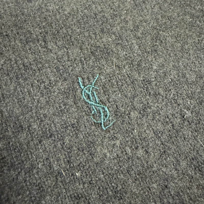 Detailansicht: Sourced limited accessories and clothes Yves Saint Laurent vintage wool sweatshirt – Logo, Nähte oder Material