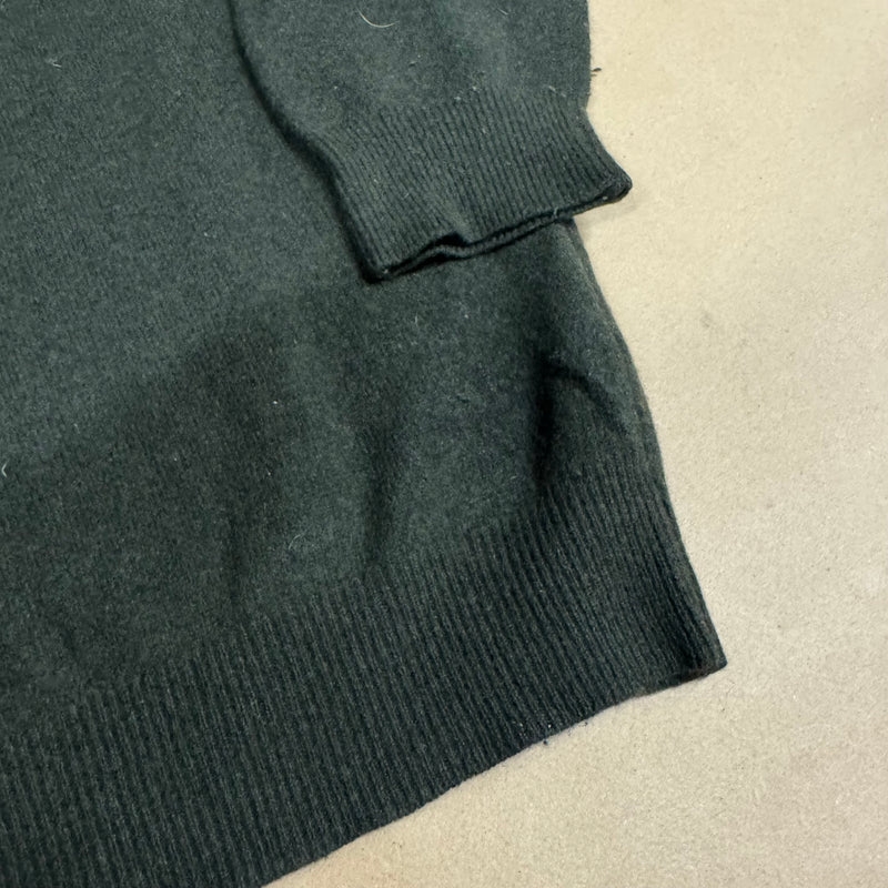 Detailansicht: Sourced limited accessories and clothes Yves Saint Laurent vintage wool sweatshirt – Logo, Nähte oder Material