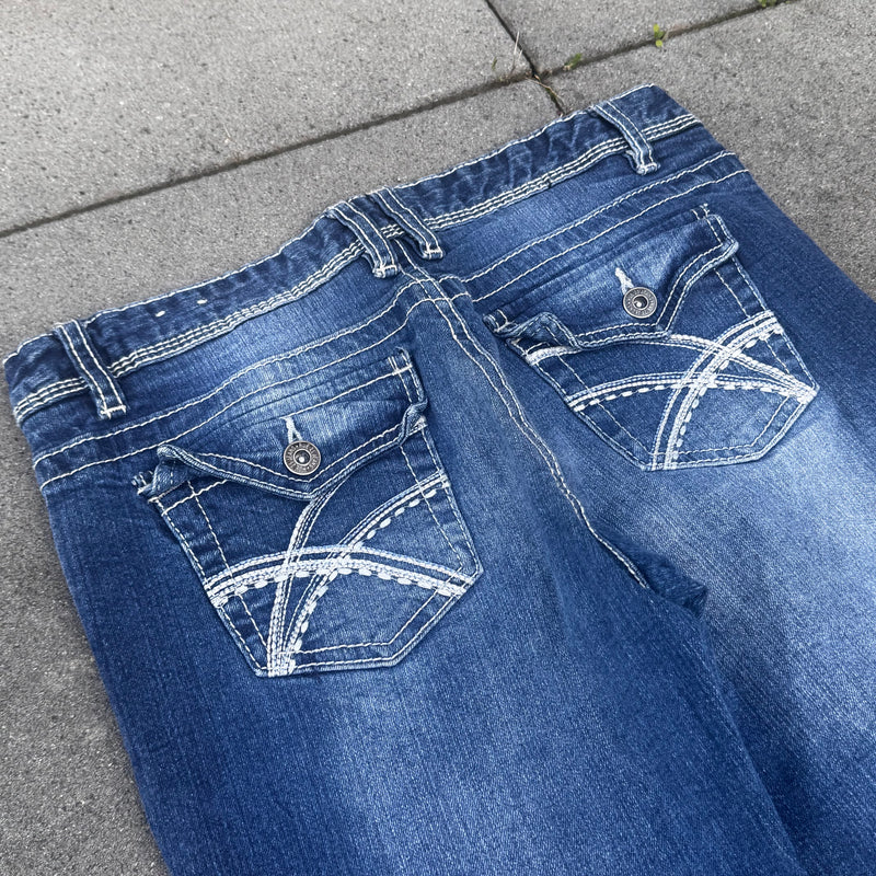 Detailansicht: Sourced limited accessories and clothes Rue 21 y2k bootcut embroidered jeans – Logo, Nähte oder Material