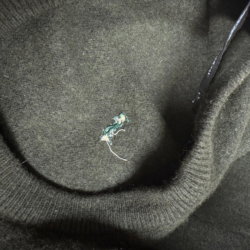 Detailansicht: Sourced limited accessories and clothes Yves Saint Laurent vintage wool sweatshirt – Logo, Nähte oder Material