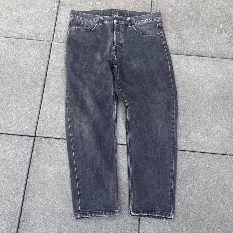 Detailansicht: Sourced limited accessories and clothes Carhartt black baggy retro jeans – Logo, Nähte oder Material