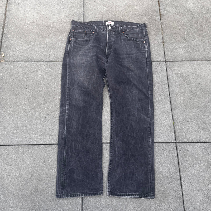Detailansicht: Sourced limited accessories and clothes Levi Strauss 501 straight leg button fly jeans – Logo, Nähte oder Material