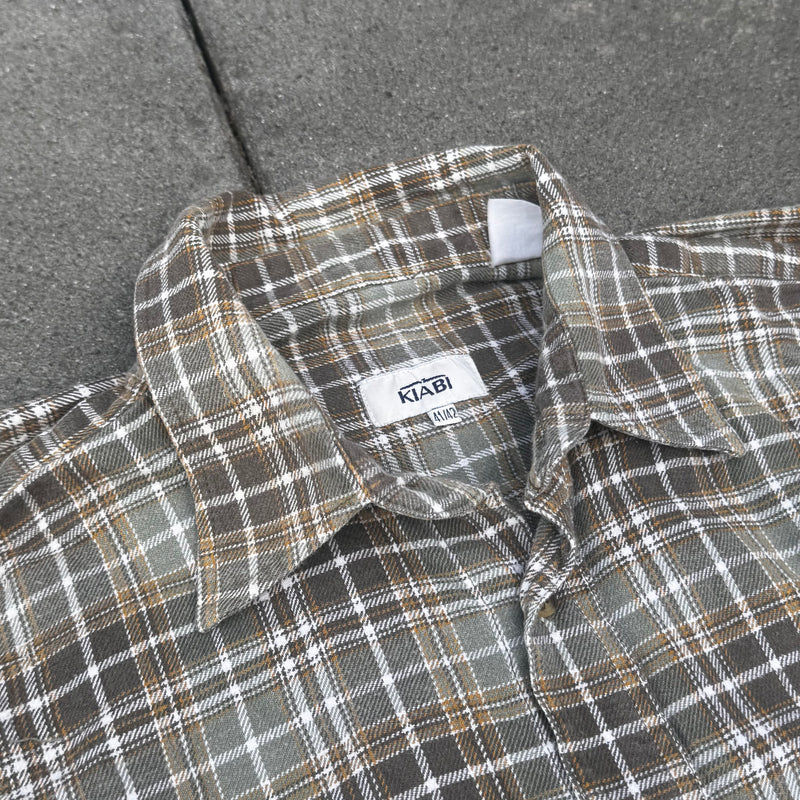 Detailansicht: Sourced limited accessories and clothes Yankees custom checkered longsleeve chemise – Logo, Nähte oder Material