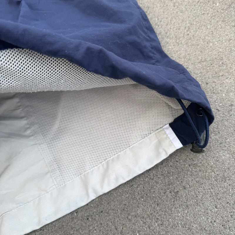 Detailansicht: Sourced limited accessories and clothes Nike 90s vintage track jacket – Logo, Nähte oder Material