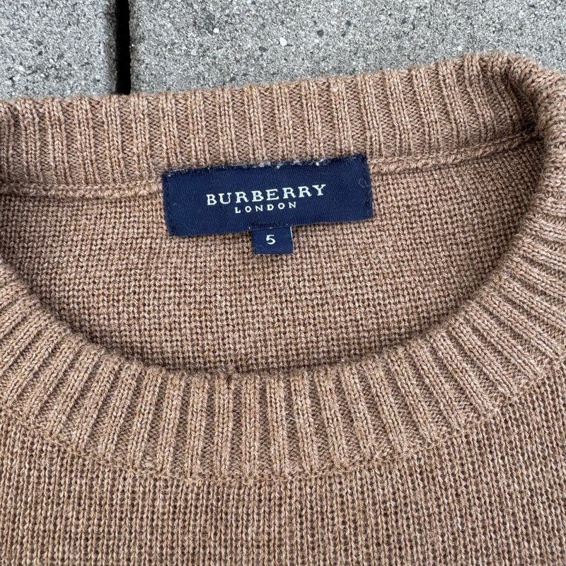 Detailansicht: Sourced limited accessories and clothes Vintage Burberry London merino wool crewneck – Logo, Nähte oder Material