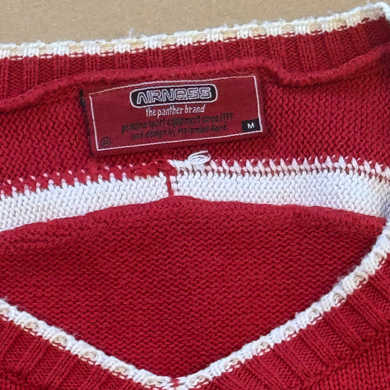 Detailansicht: Sourced limited accessories and clothes Airness knitted red sweatshirt – Logo, Nähte oder Material