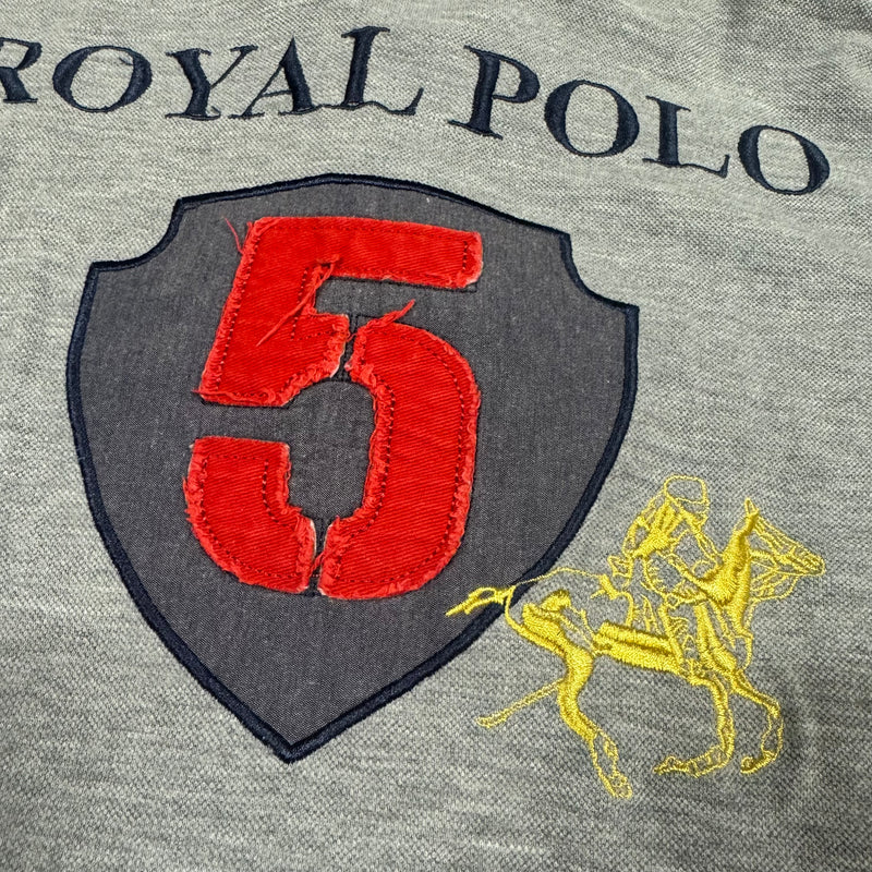 Detailansicht: Sourced limited accessories and clothes Eagle Square California Royal polo shirt – Logo, Nähte oder Material