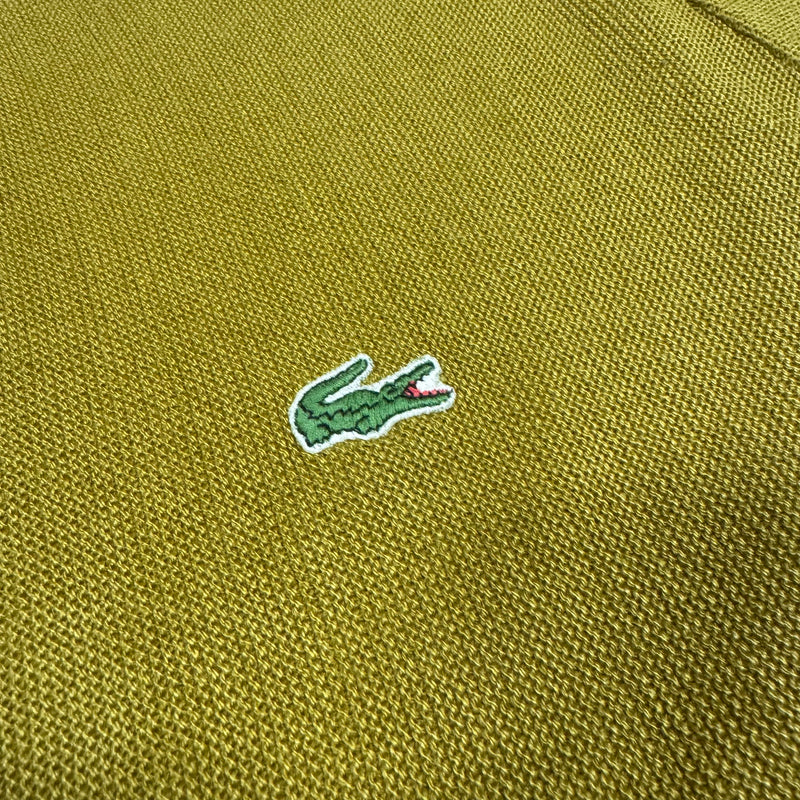 Detailansicht: Sourced limited accessories and clothes Lacoste vintage knitted yellowish cardigan – Logo, Nähte oder Material