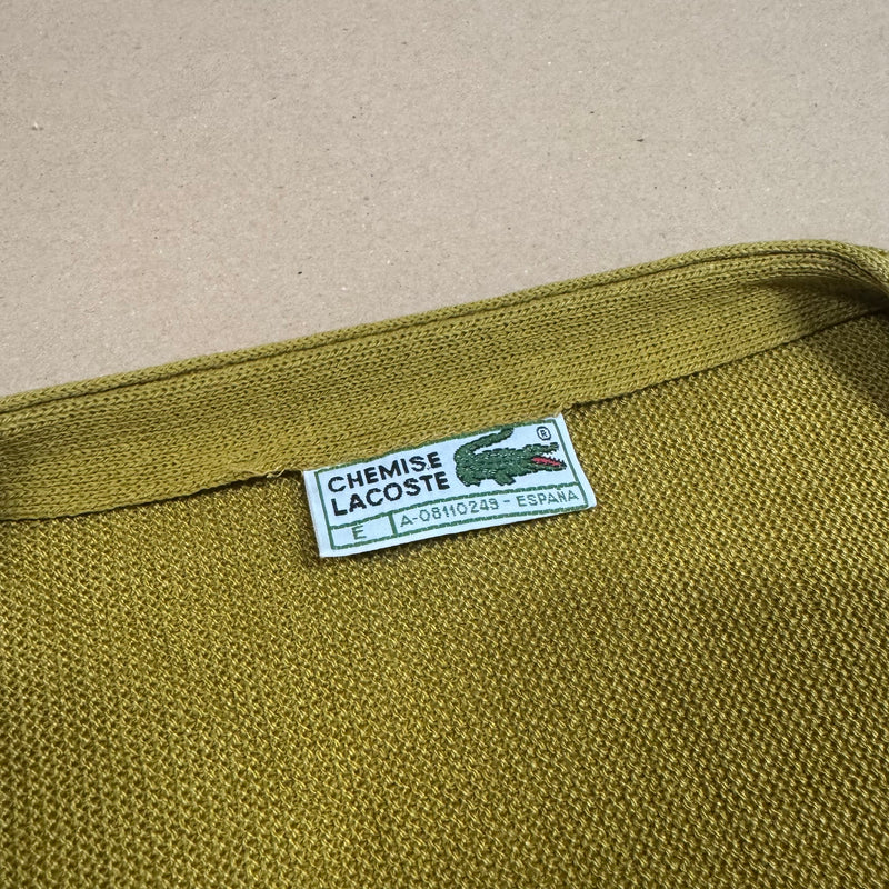 Detailansicht: Sourced limited accessories and clothes Lacoste vintage knitted yellowish cardigan – Logo, Nähte oder Material