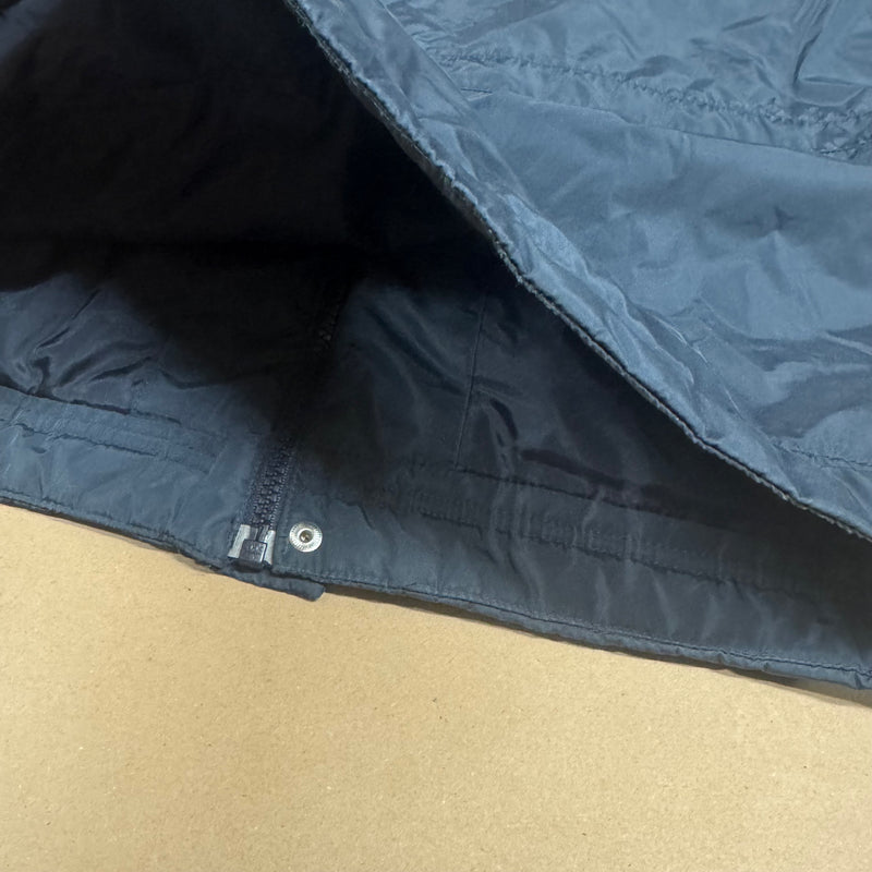 Detailansicht: Sourced limited accessories and clothes Adidas vintage grey jacket – Logo, Nähte oder Material