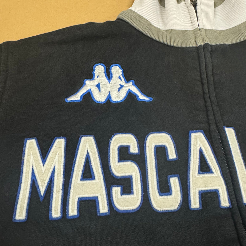 Detailansicht: Sourced limited accessories and clothes Kappa Mascalzone Italia black zip-up – Logo, Nähte oder Material