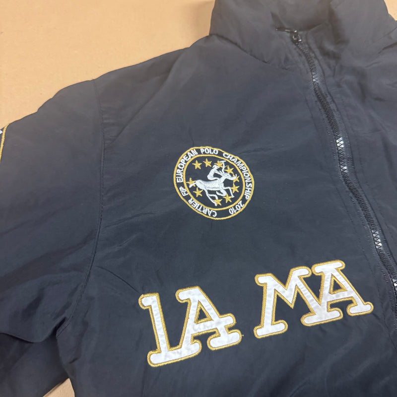 Detailansicht: Sourced limited accessories and clothes La Martina European Champions rain jacket – Logo, Nähte oder Material