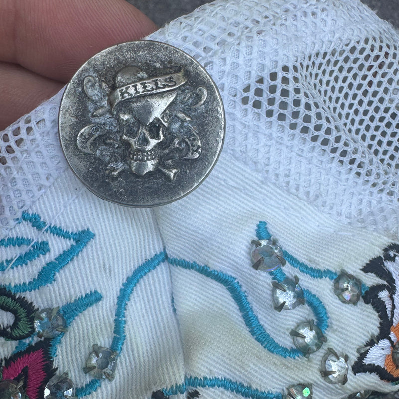 Detailansicht: Sourced limited accessories and clothes Ed Hardy skull vintage rhinestones cap – Logo, Nähte oder Material
