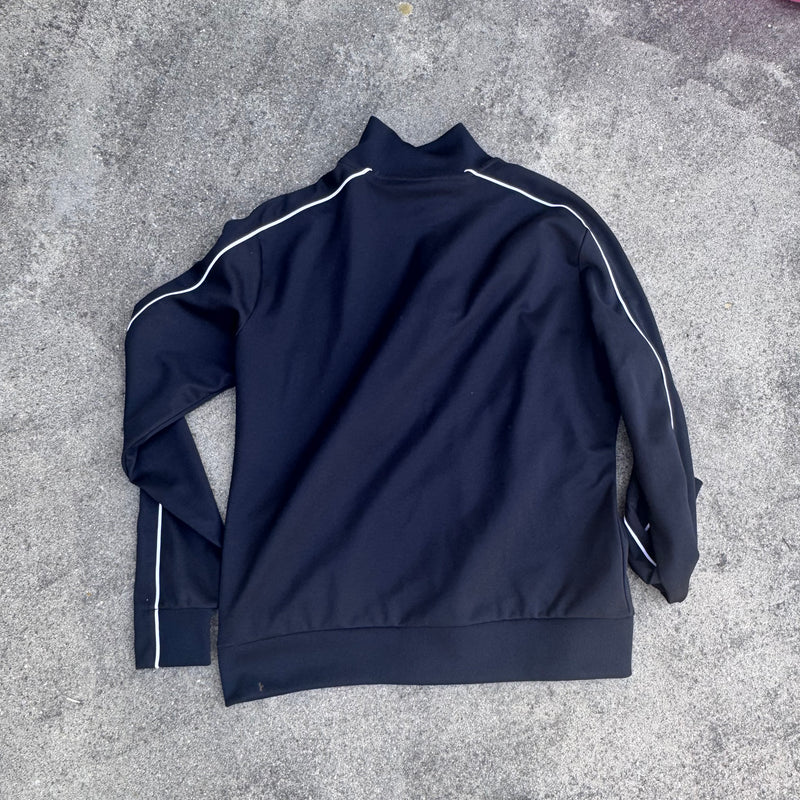 Detailansicht: Sourced limited accessories and clothes Nike Tennis vintage black track jacket – Logo, Nähte oder Material