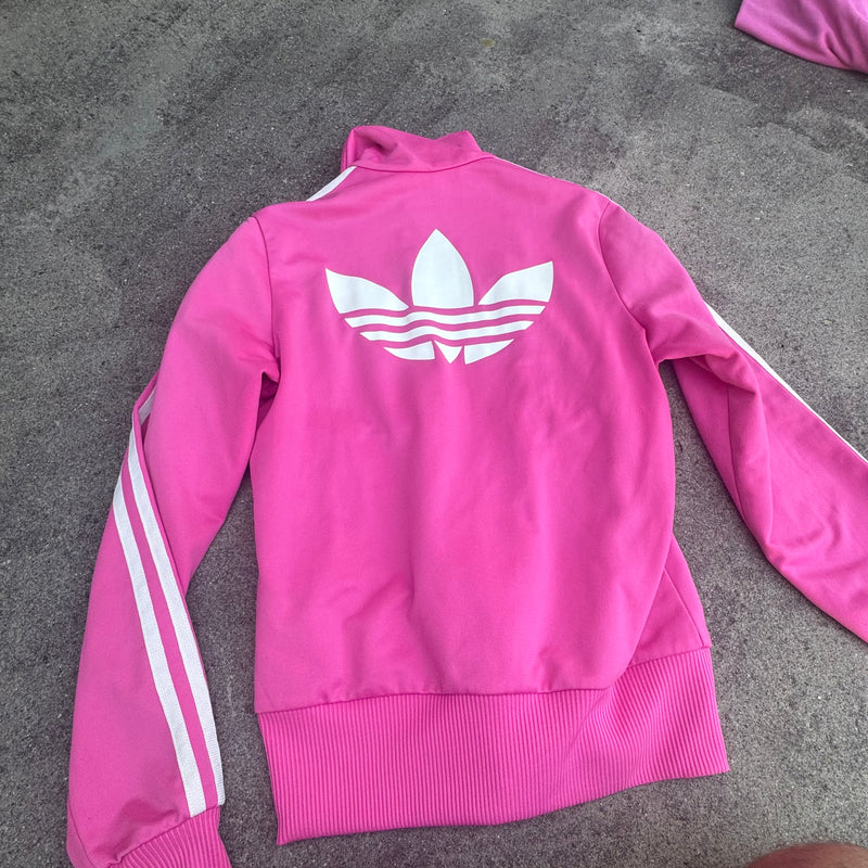 Detailansicht: Sourced limited accessories and clothes Adidas Firebird y2k pink track jacket – Logo, Nähte oder Material