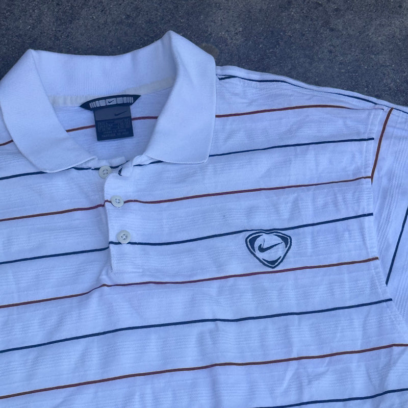 Detailansicht: Sourced limited accessories and clothes Nike Shox vintage white striped polo – Logo, Nähte oder Material
