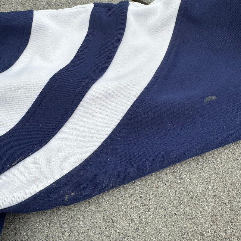 Detailansicht: Sourced limited accessories and clothes Vintage Adidas retro 90s track jacket – Logo, Nähte oder Material