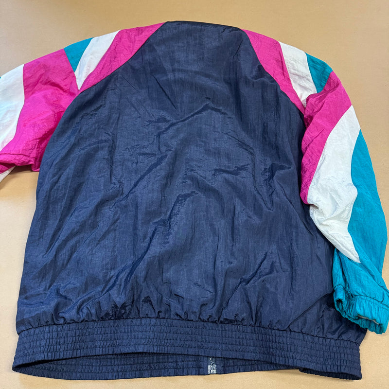 Detailansicht: Sourced limited accessories and clothes Sergio Tacchini athletic vintage track jacket – Logo, Nähte oder Material