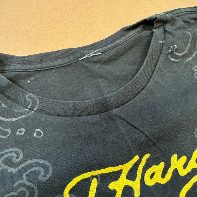 Detailansicht: Sourced limited accessories and clothes Ed Hardy Surf Tribe vintage tee – Logo, Nähte oder Material