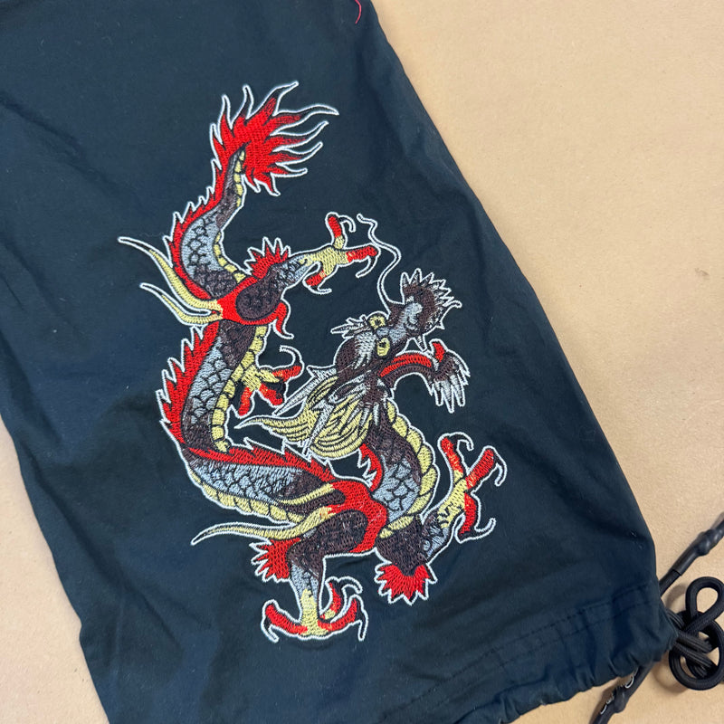 Detailansicht: Sourced limited accessories and clothes Ed Hardy x Urban Outfitters vintage cargos – Logo, Nähte oder Material