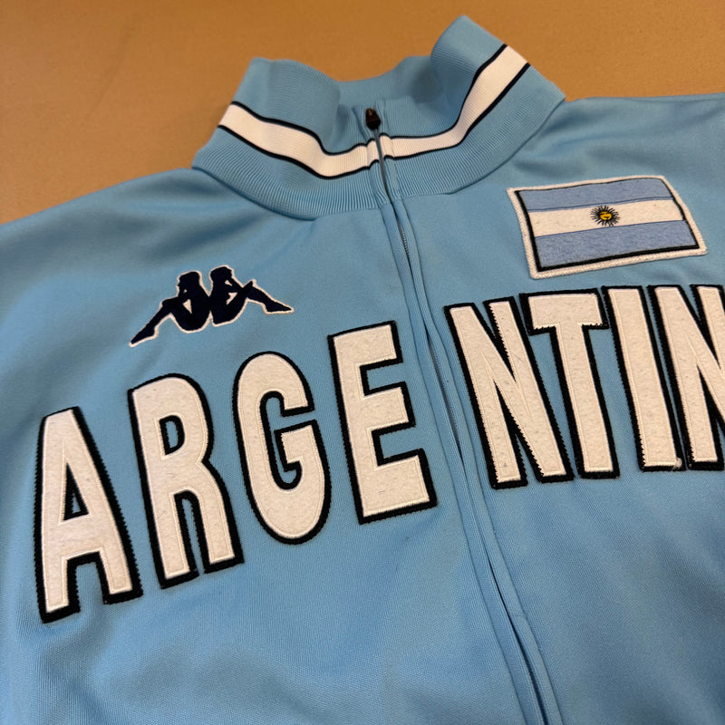 Detailansicht: Sourced limited accessories and clothes Kappa Argentina streetwear skyblue track jacket – Logo, Nähte oder Material