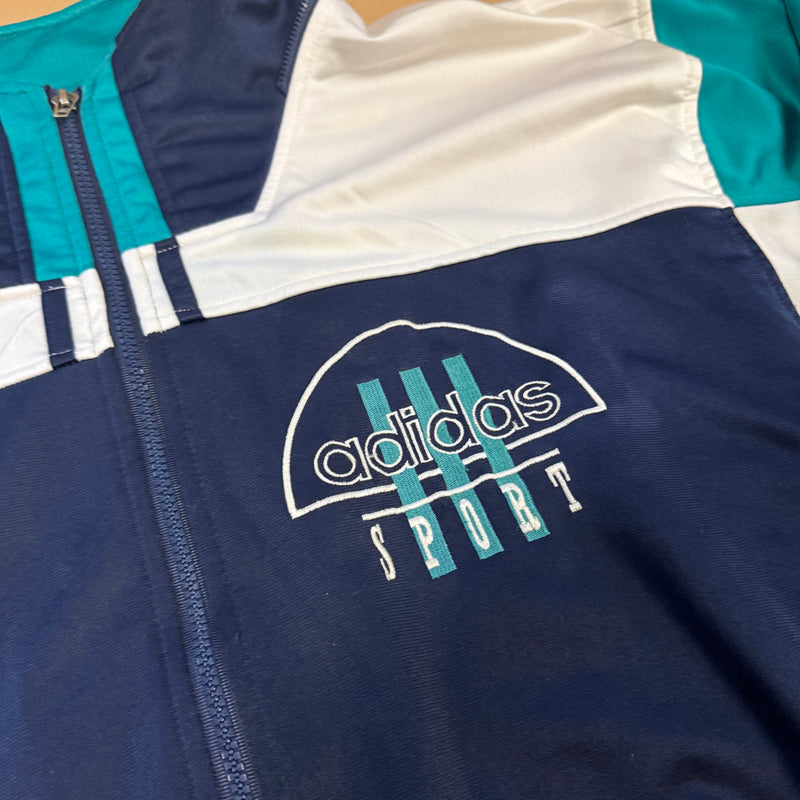 Detailansicht: Sourced limited accessories and clothes Adidas sport 90s vintage track jacket – Logo, Nähte oder Material