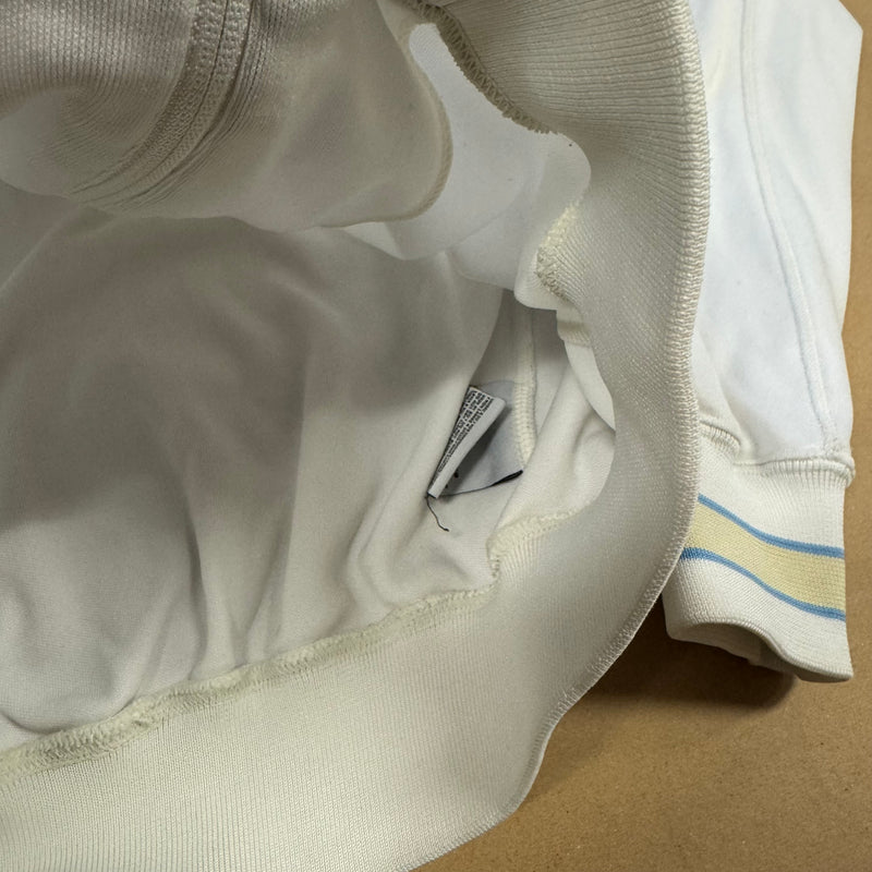 Detailansicht: Sourced limited accessories and clothes Kappa Italia white streetwear track jacket – Logo, Nähte oder Material