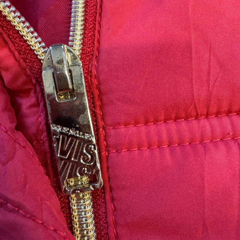 Detailansicht: Sourced limited accessories and clothes Evisu vintage red and golden puffer jacket – Logo, Nähte oder Material