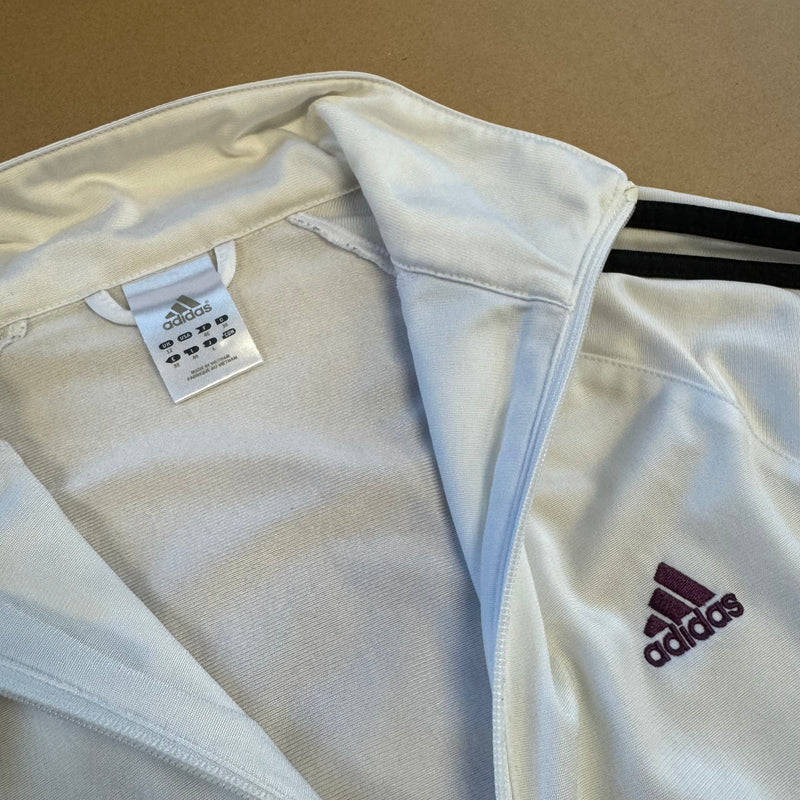 Detailansicht: Sourced limited accessories and clothes Adidas vintage y2k white track jacket – Logo, Nähte oder Material