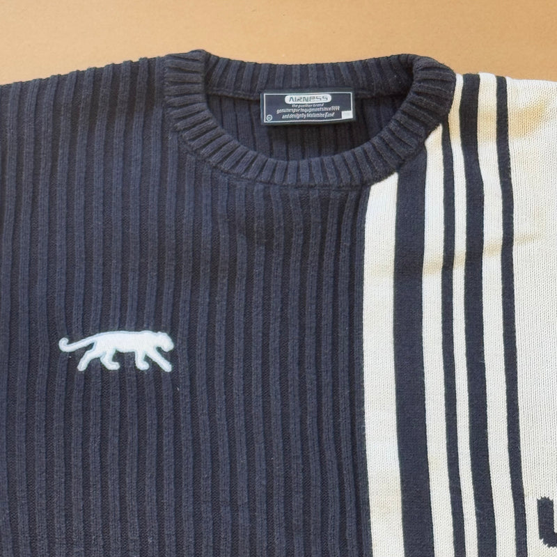 Detailansicht: Sourced limited accessories and clothes knitted Airness sweatshirt – Logo, Nähte oder Material